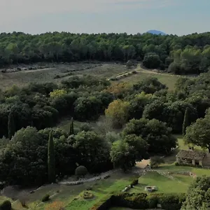Le Barretian Villecroze
